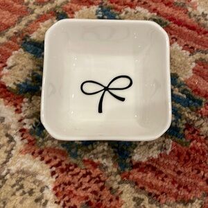 Emilyoandbows NWOT Trinket Dish